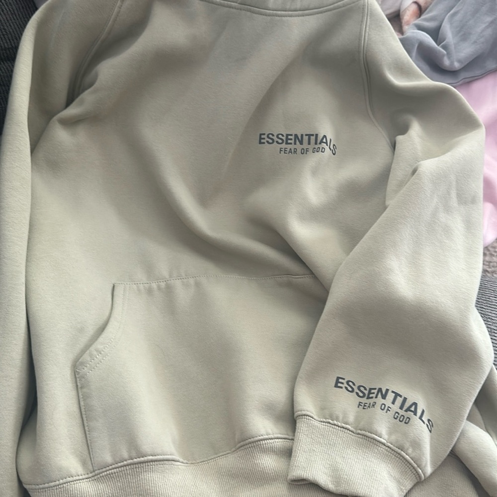 essentials men’s large